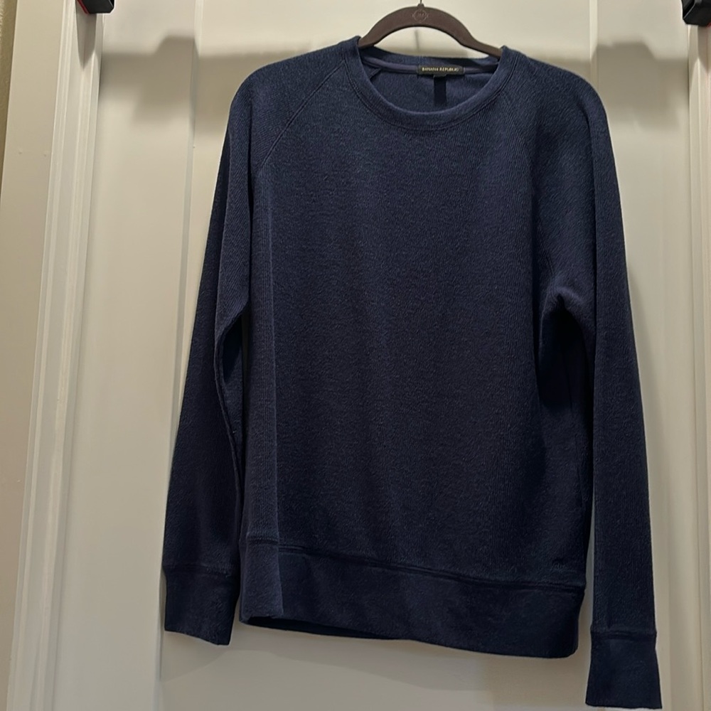 Banana Republic men’s medium blue sweater